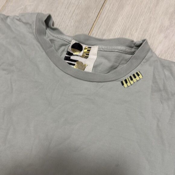 Free city vintage feel tee small never worn - Picture 2 of 6